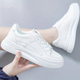 Elegante weiße Sneakers mit leichtem Komfort