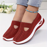 Bequeme Slip-On-Sneaker mit fester Passform