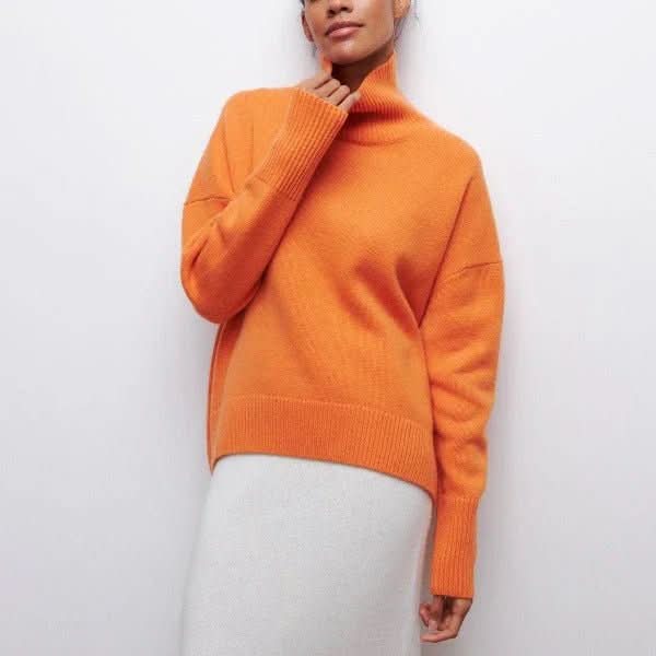 ARIA ÜBERGRÖSSE STEHKRAGEN-PULLOVER