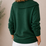 Sanfter weiter Kragenpullover